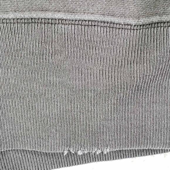 Champion Sweatshirt Women’s Size Medium M Gray Pullover Crewneck Distressed - Picture 5 of 11